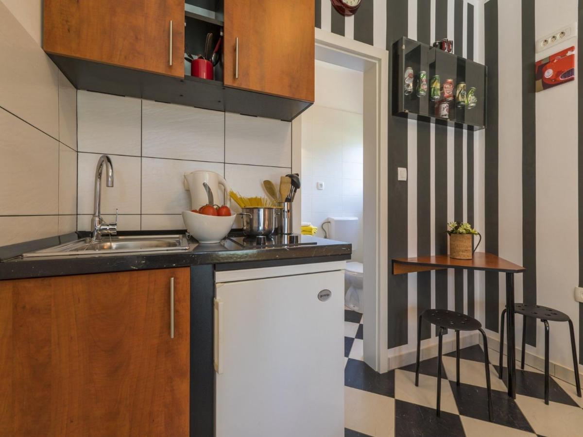 Apartments Rabbit Цриквениця Екстер'єр фото