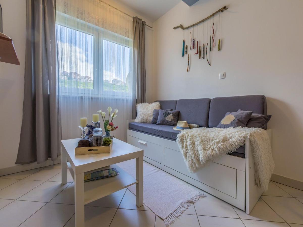 Apartments Rabbit Цриквениця Екстер'єр фото