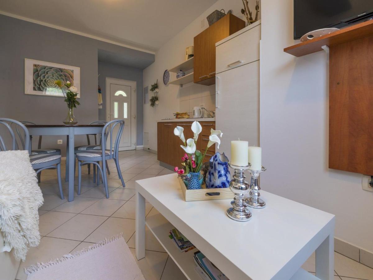 Apartments Rabbit Цриквениця Екстер'єр фото