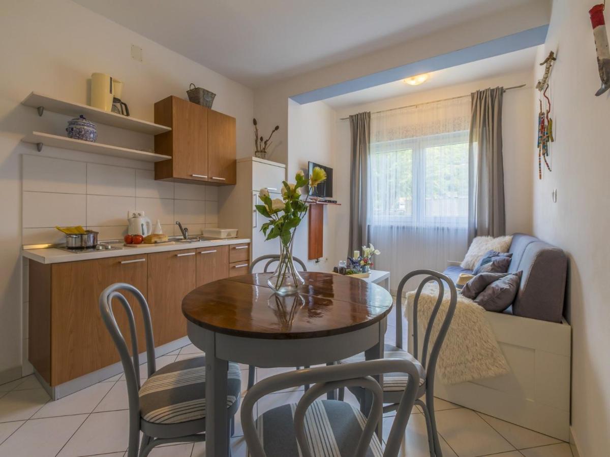 Apartments Rabbit Цриквениця Екстер'єр фото
